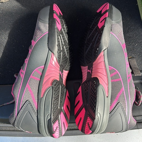 Like new, never worn Puma Sneaker - Picture 2 of 4